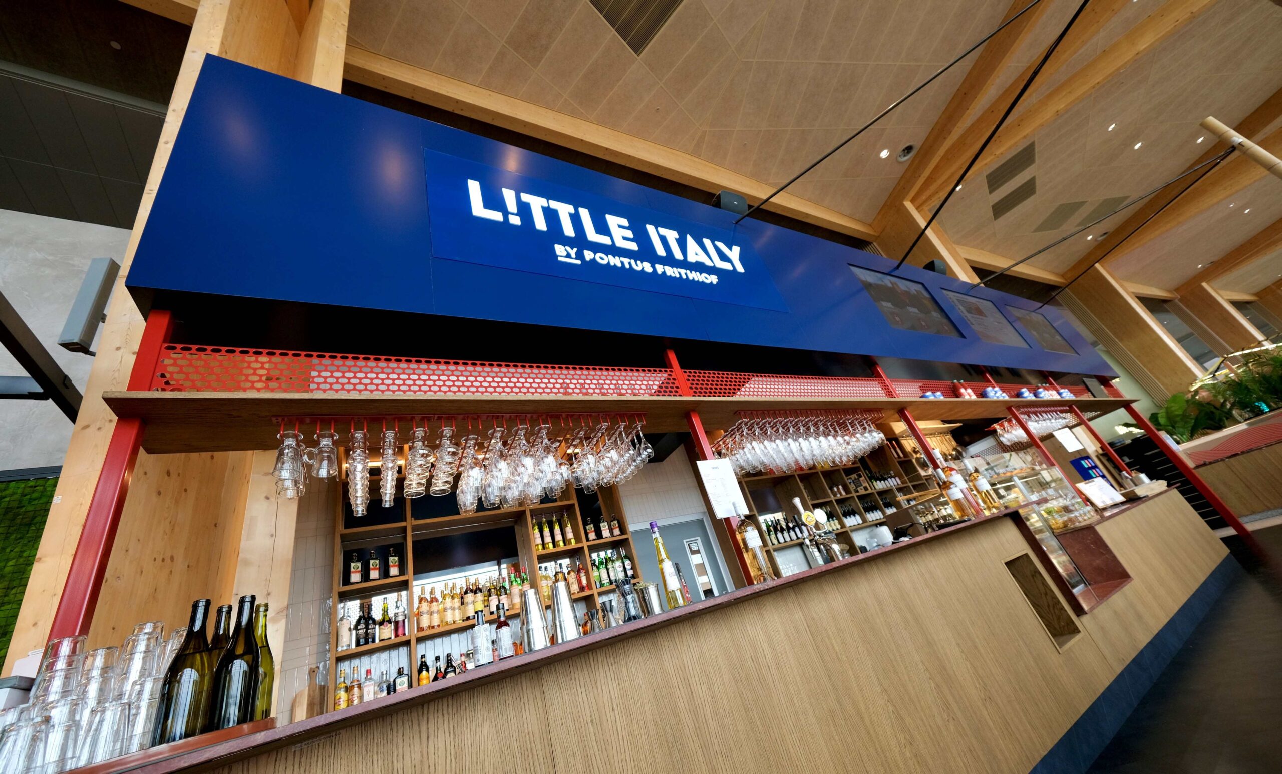 Littte Italy by Pontus Frithiof på Arlanda Terminal 5