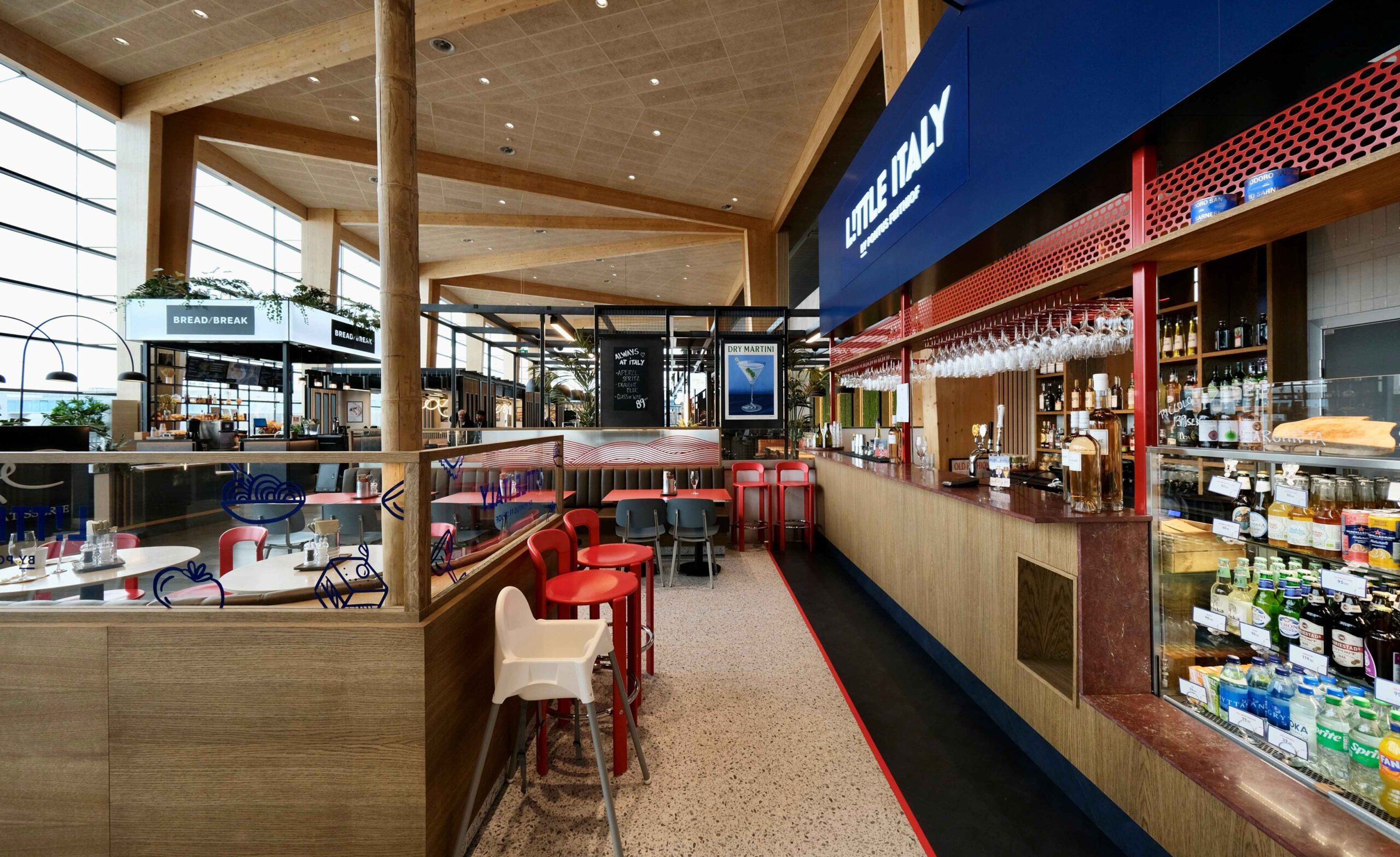 Littte Italy by Pontus Frithiof på Arlanda Terminal 5