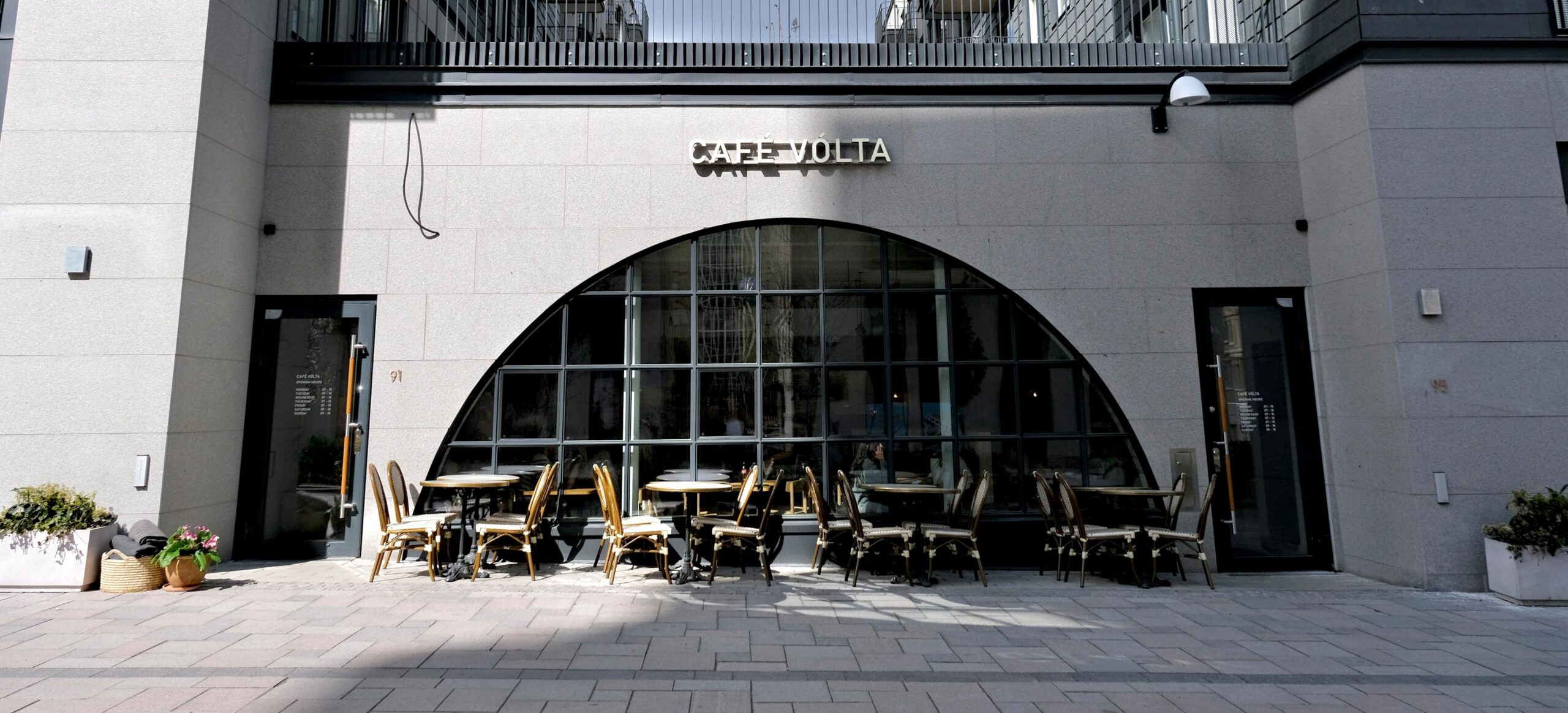Café Volta på Hagaesplanaden i Hagastaden