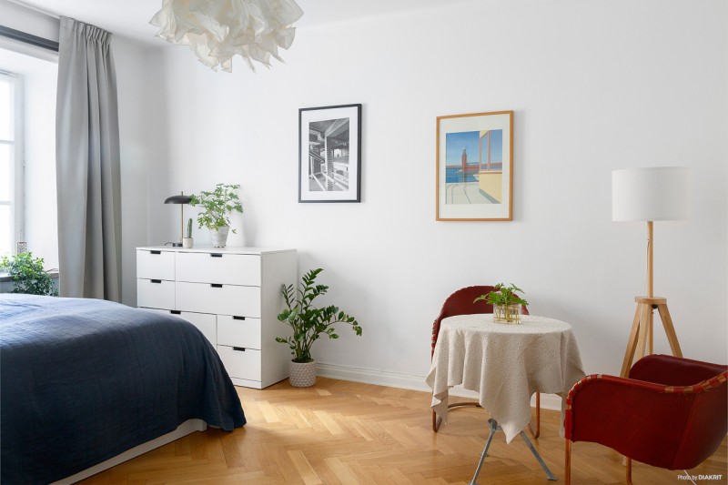 Modern bostad med ljus öppen planlösning